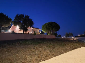 Moradia T4 para Venda em Azueira e Sobral da Abelheira