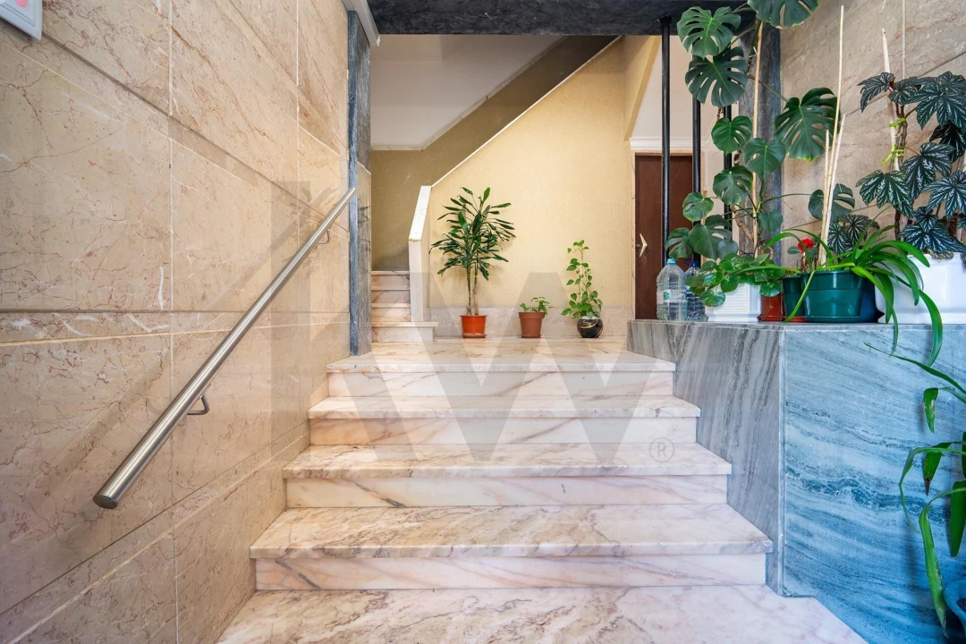 Apartamento T2 para Venda em Queluz e Belas Foto 3