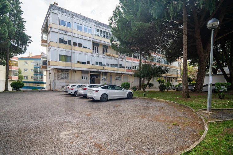 Apartamento T2 para Venda em Queluz e Belas Foto 2