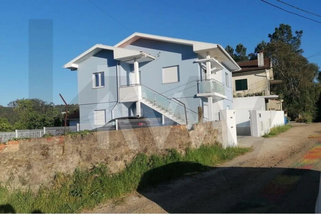 Moradia T2 para Arrendamento em Vila de Cucujães Foto 5