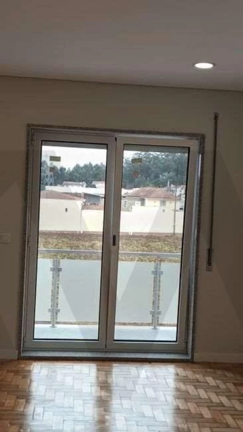 Moradia T2 para Arrendamento em Vila de Cucujães