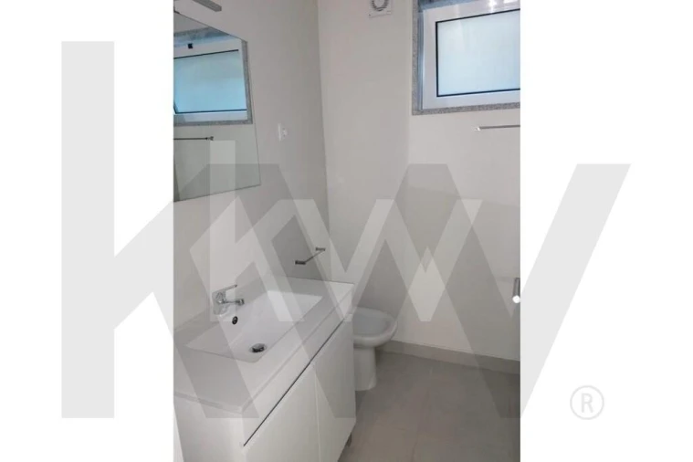 Moradia T2 para Arrendamento em Vila de Cucujães Foto 12