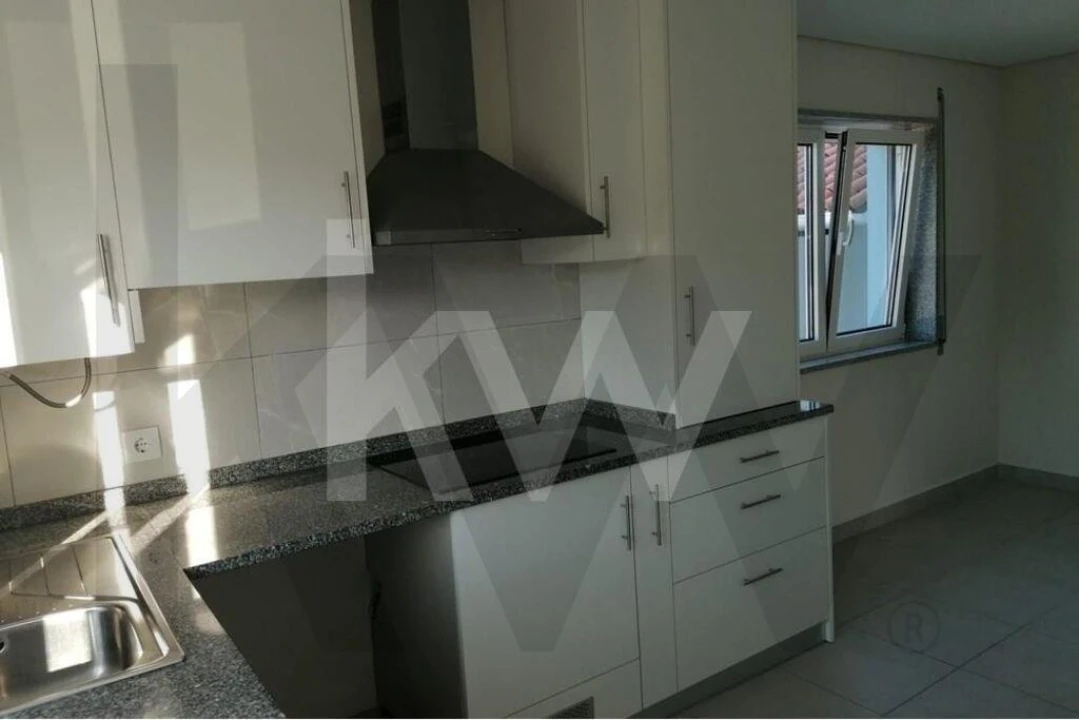Moradia T2 para Arrendamento em Vila de Cucujães Foto 8