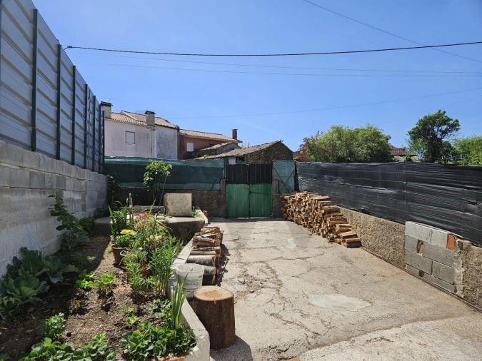Moradia T2 para Venda em Lorvão Foto 11