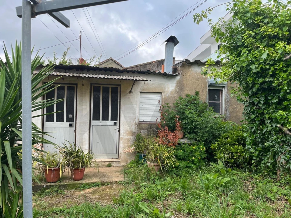 Moradia T2 para Venda em Vila de Cucujães Foto 1