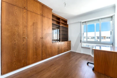 Apartamento T3 para Arrendamento em Moscavide e Portela