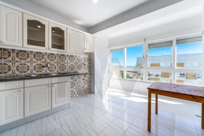 Apartamento T3 para Arrendamento em Moscavide e Portela