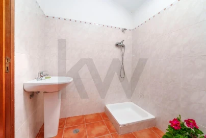 Moradia T2 para Venda em Santa Cruz