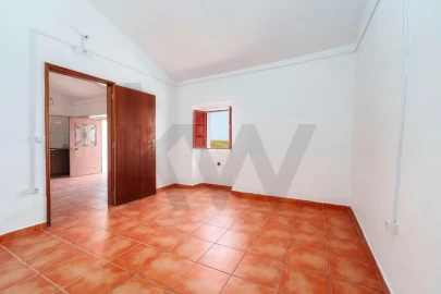 Moradia T2 para Venda em Santa Cruz
