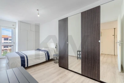 Apartamento T2 para Venda em Baixa da Banheira e Vale da Amoreira