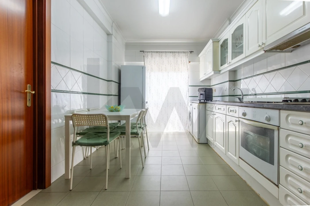 Apartamento T2 para Venda em Corroios Foto 8