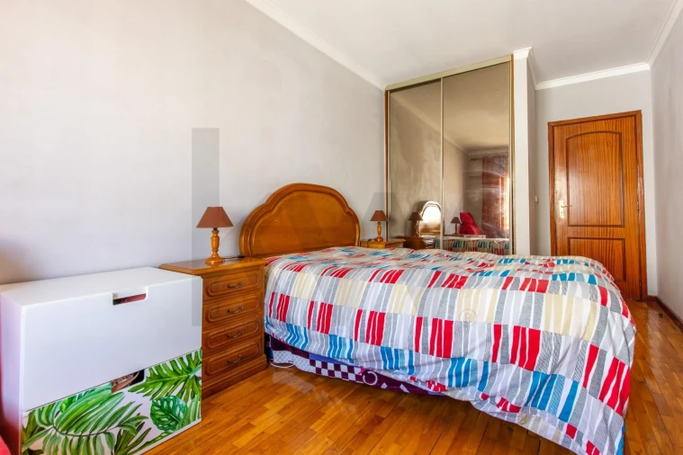 Apartamento T2 para Venda em Corroios Foto 12
