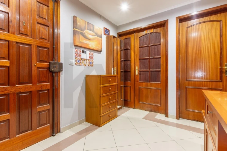 Apartamento T2 para Venda em Corroios Foto 3