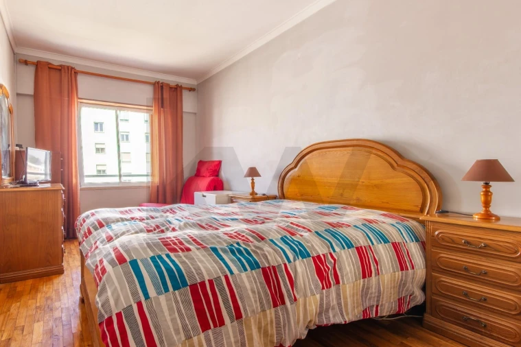 Apartamento T2 para Venda em Corroios Foto 11
