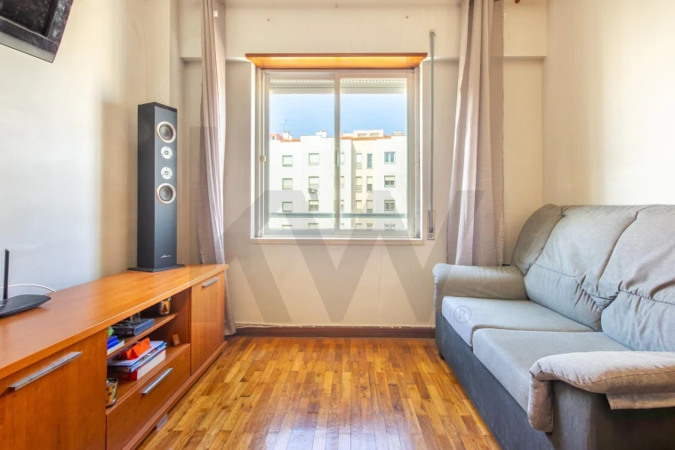 Apartamento T2 para Venda em Corroios Foto 15