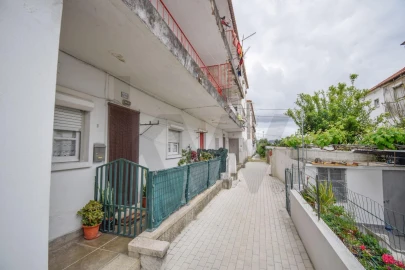 Apartamento T2 para Venda em Pontinha e Famões