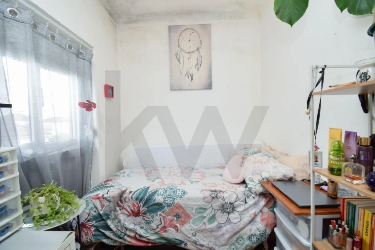 Apartamento T2 para Venda em Pontinha e Famões Foto 14