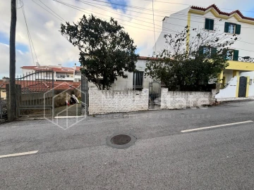 Moradia T4 para Venda em Carcavelos e Parede