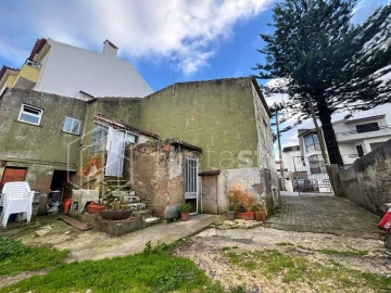Moradia T4 para Venda em Carcavelos e Parede