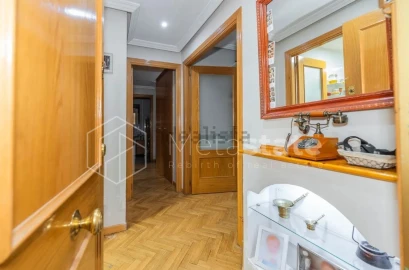 Apartamento T3 para Venda em Carcavelos e Parede