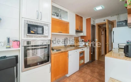 Apartamento T3 para Venda em Carcavelos e Parede