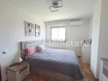 Apartamento T3 para Venda em Carcavelos e Parede