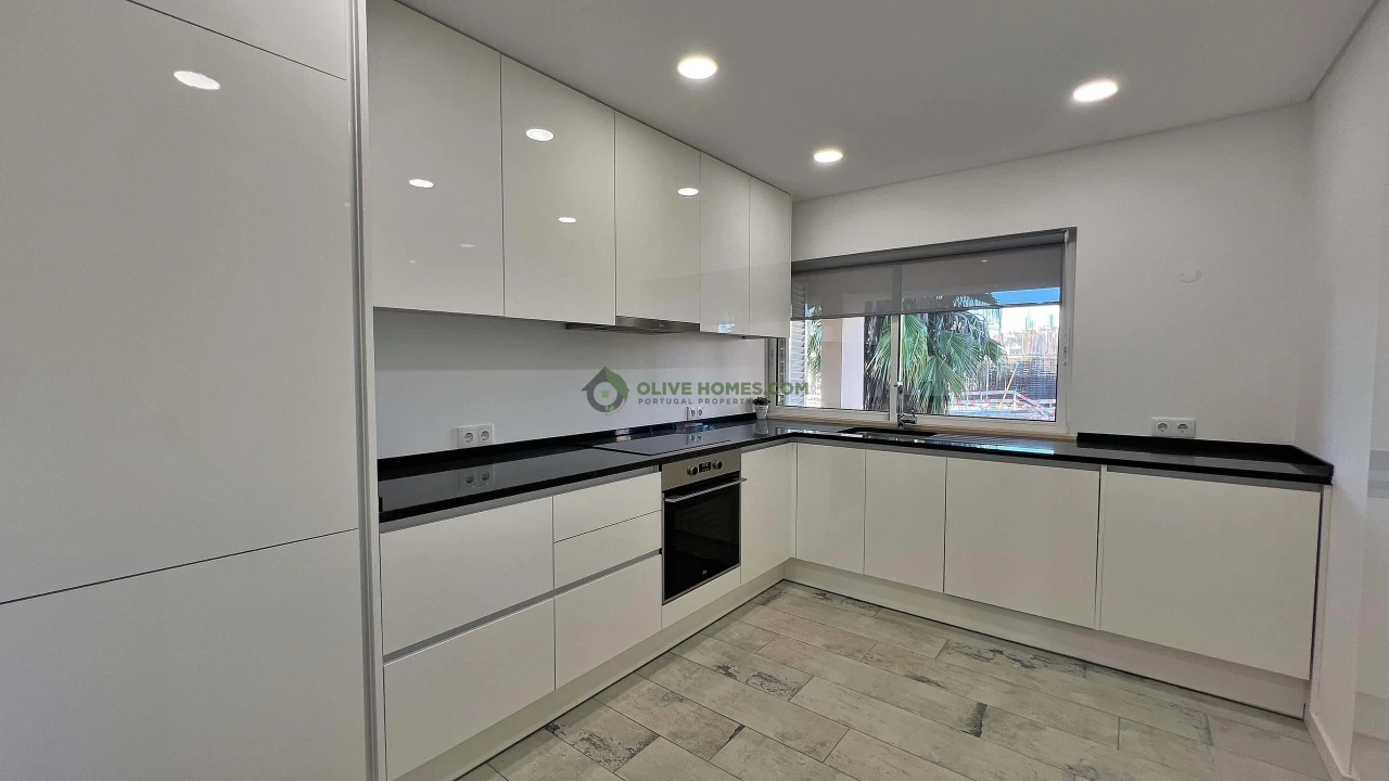 Apartamento T2 para Venda em Quarteira Foto 5