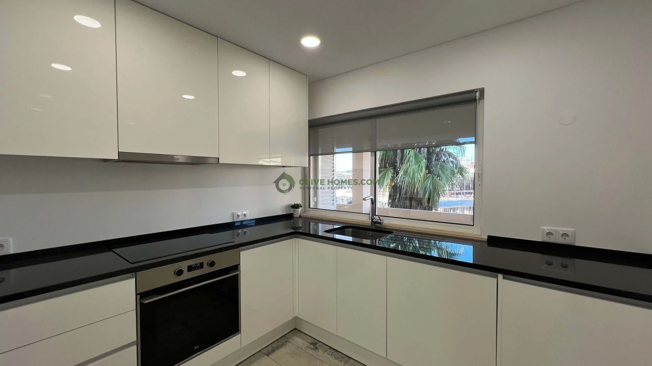 Apartamento T2 para Venda em Quarteira Foto 23