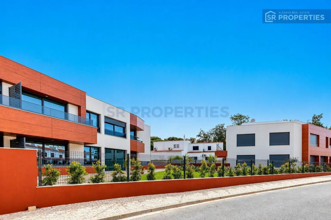 Apartamento T3 para Venda em Quarteira Foto 3