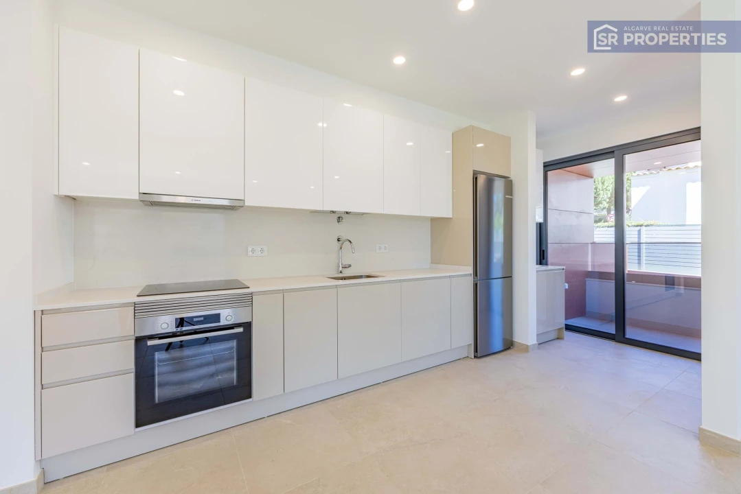 Apartamento T3 para Venda em Quarteira Foto 8