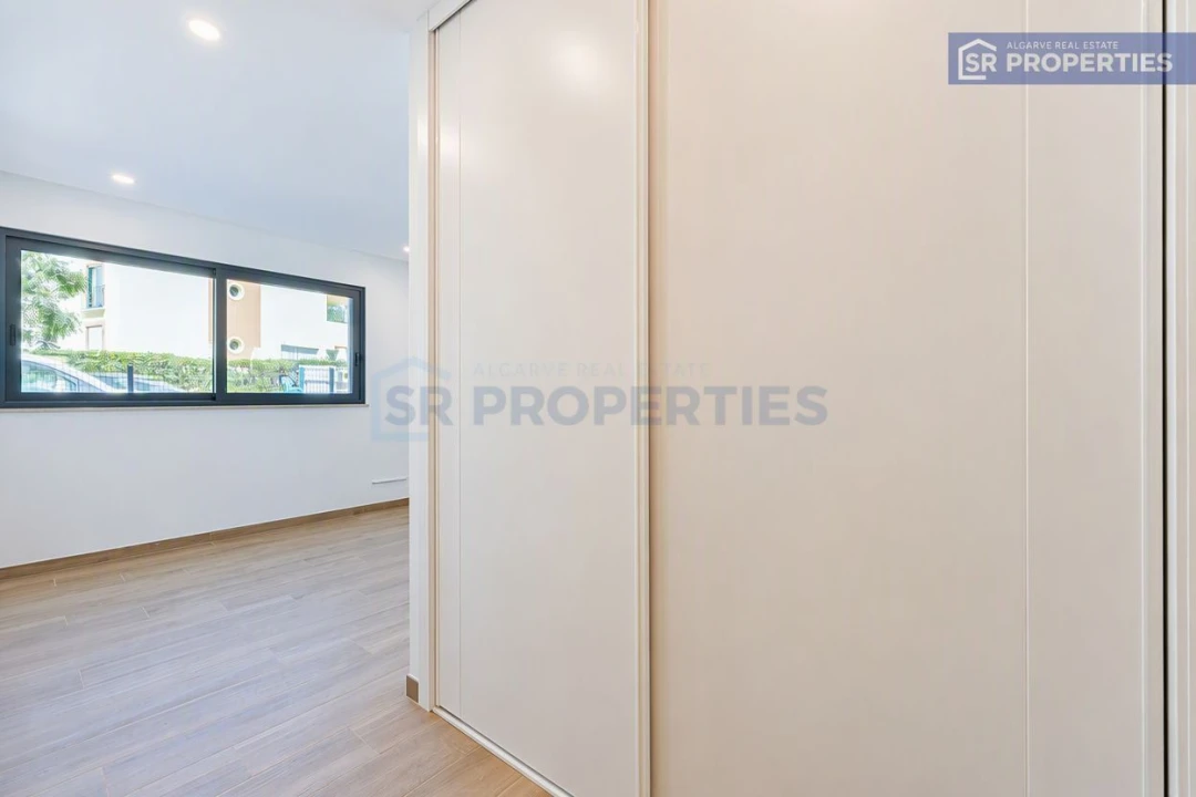 Apartamento T3 para Venda em Quarteira Foto 15