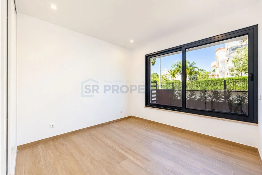 Apartamento T3 para Venda em Quarteira Foto 13