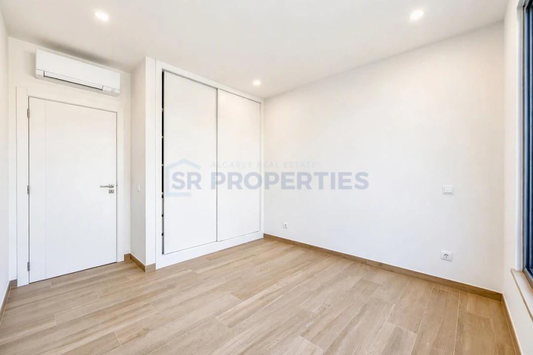 Apartamento T3 para Venda em Quarteira Foto 14