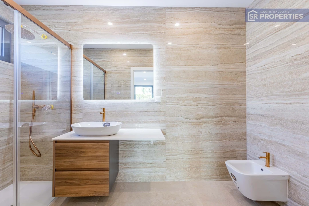 Apartamento T3 para Venda em Quarteira Foto 17