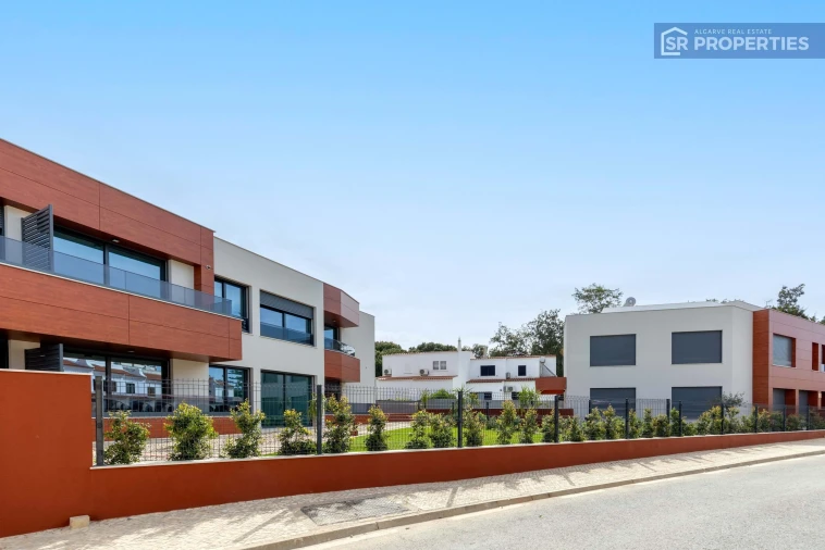 Apartamento T3 para Venda em Quarteira Foto 3