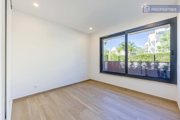 Apartamento T3 para Venda em Quarteira Foto 12