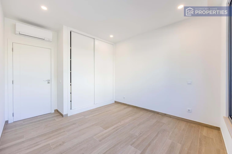 Apartamento T3 para Venda em Quarteira Foto 13