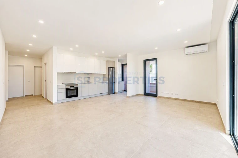 Apartamento T3 para Venda em Quarteira Foto 6