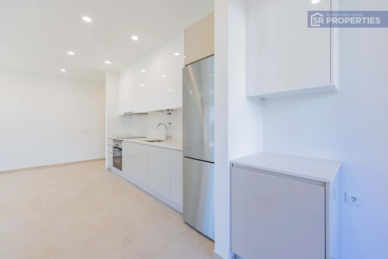 Apartamento T3 para Venda em Quarteira Foto 9