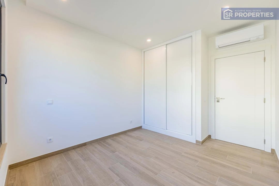 Apartamento T3 para Venda em Quarteira Foto 16