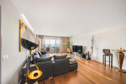 Apartamento T2 para Venda em Carcavelos e Parede