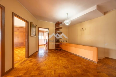 Negócio para Venda em Baguim do Monte (Rio Tinto)