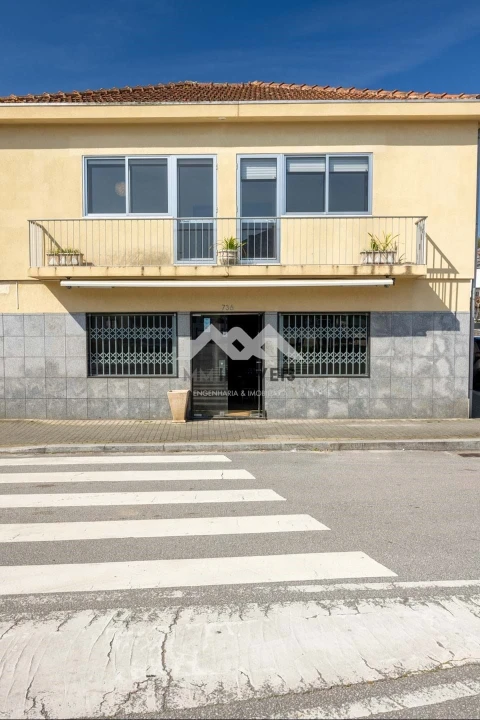 Negócio para Venda em Baguim do Monte (Rio Tinto)