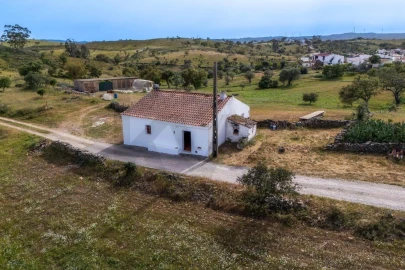 Moradia T2 para Venda em Santa Cruz