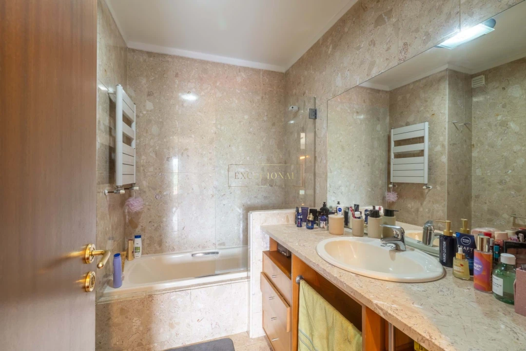 Apartamento T3 para Venda em Castêlo da Maia Foto 3