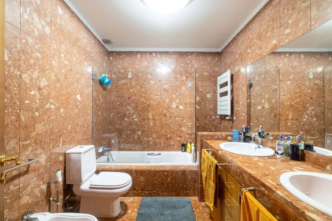 Apartamento T3 para Venda em Castêlo da Maia Foto 14