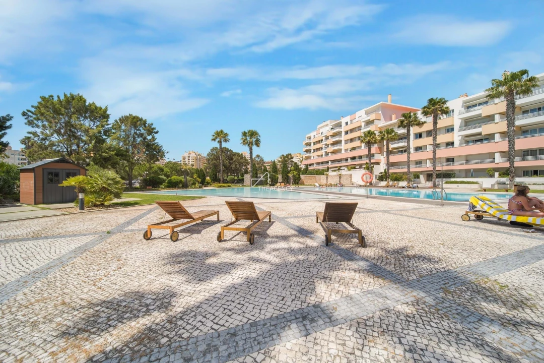 Apartamento T2 para Venda em Carcavelos e Parede Foto 23
