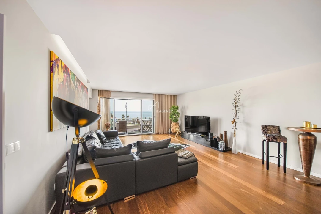 Apartamento T2 para Venda em Carcavelos e Parede Foto 8