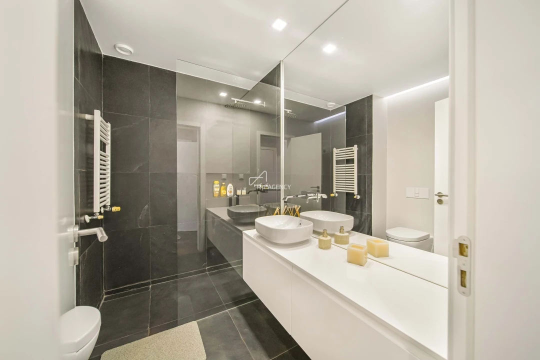 Apartamento T2 para Venda em Carcavelos e Parede Foto 20