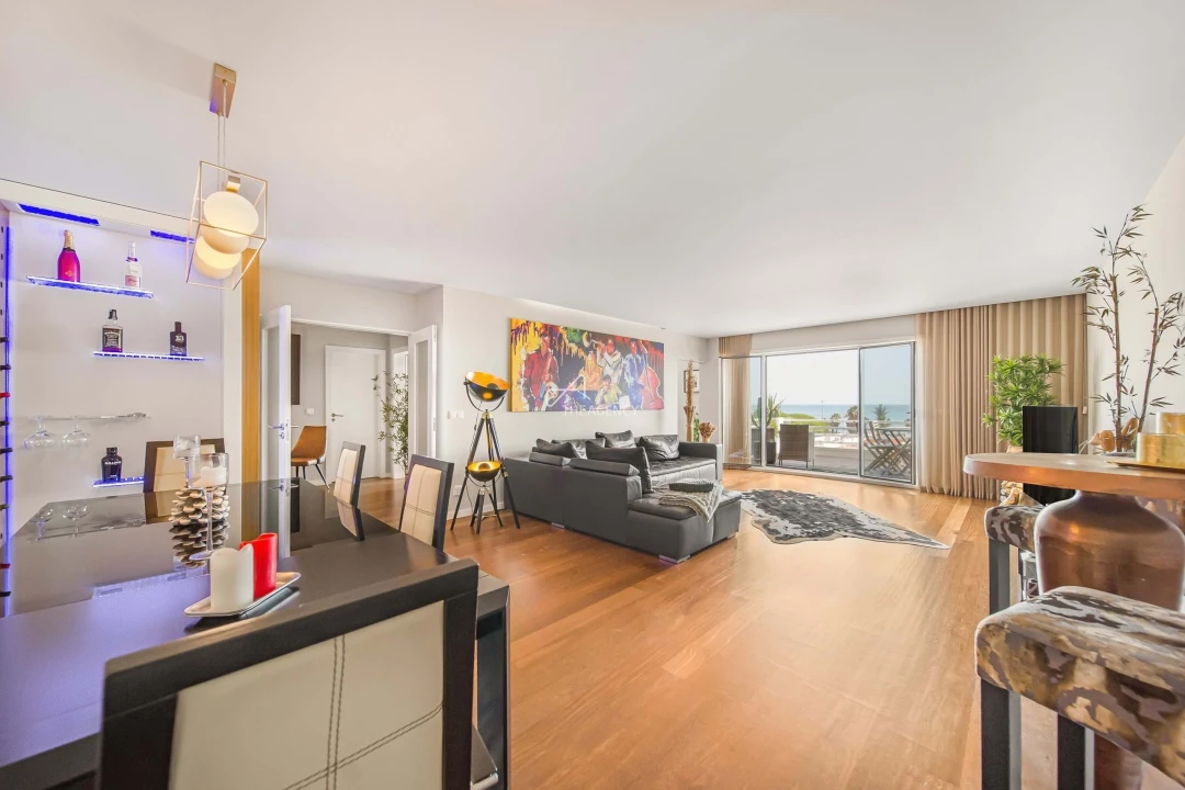 Apartamento T2 para Venda em Carcavelos e Parede Foto 4